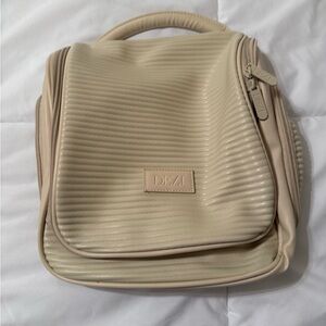 DEZI Beige Hanging Travel Toiletry Bag